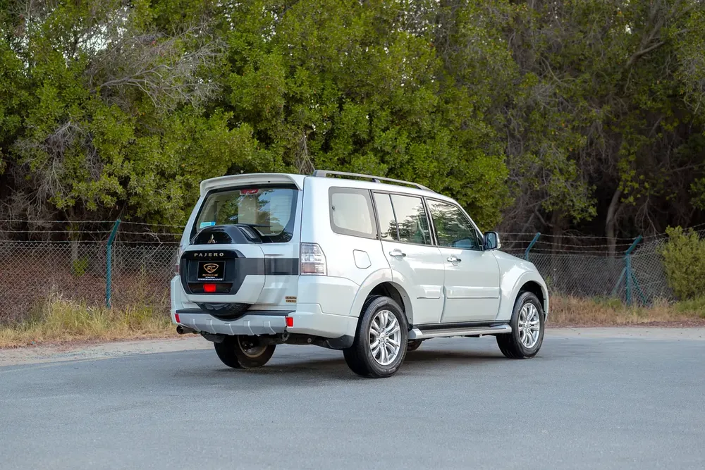 AED 1,233/month | Pajero GLS | GCC Specs | REF#M03444 - Image 4