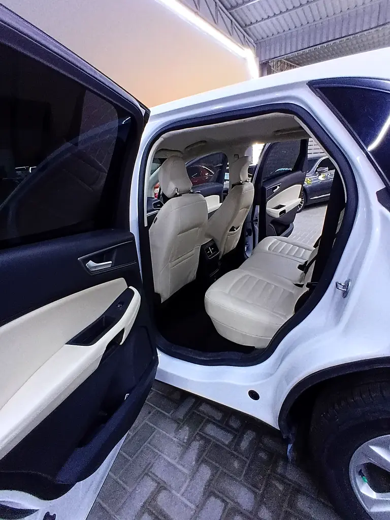 فورد إيدج موديل 2018 وارد تماتيك بحالة ممتازه إقتصاديه EcoBoost الموتر مسرفس ومفحوص وجاهز للاستخدام - Image 9