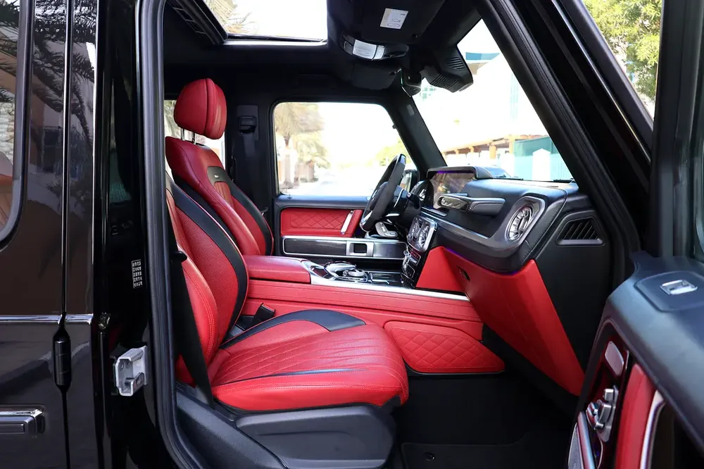 MERCEDES BENZ G63 AMG ( NIGHT PACKAGE )-2021-GCC SPECS-UNDER WARRANTY-SERVICE CONTRACT - Image 14