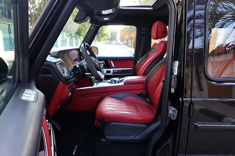 MERCEDES BENZ G63 AMG ( NIGHT PACKAGE )-2021-GCC SPECS-UNDER WARRANTY-SERVICE CONTRACT - Image 9