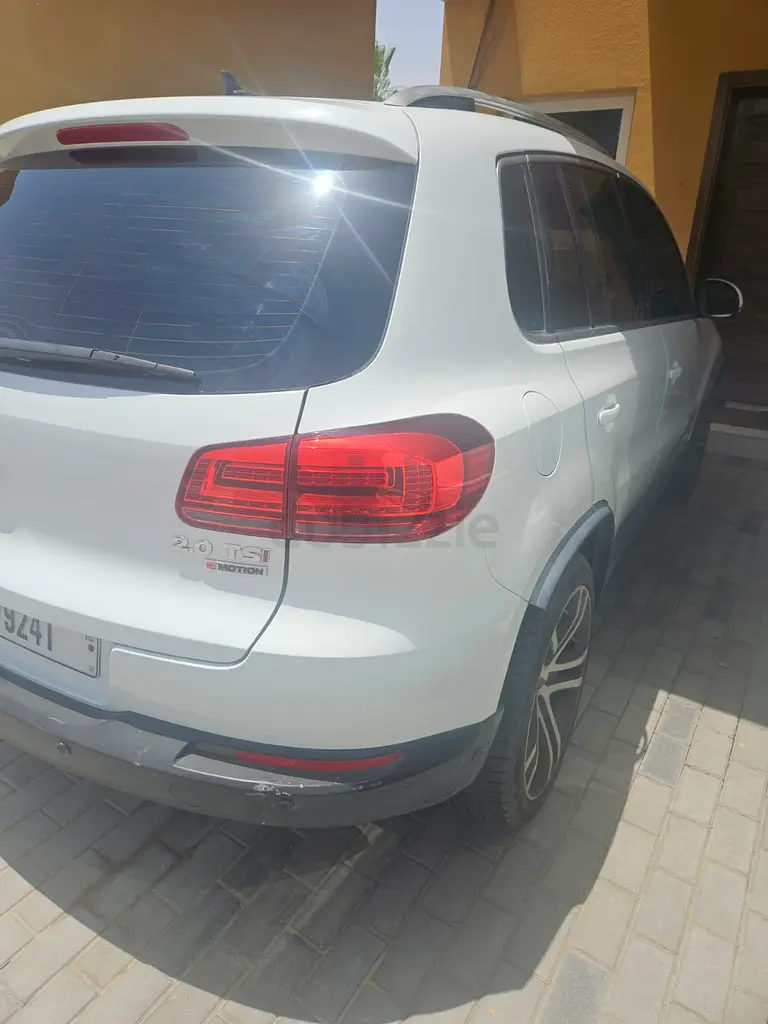 Volkswagen Tiguan 2016 Track  Style | GCC Specs | Excellent Condition - Image 4