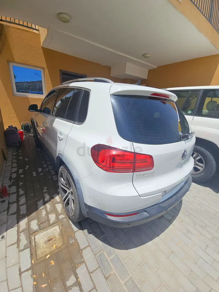 Volkswagen Tiguan 2016 Track  Style | GCC Specs | Excellent Condition - Image 5