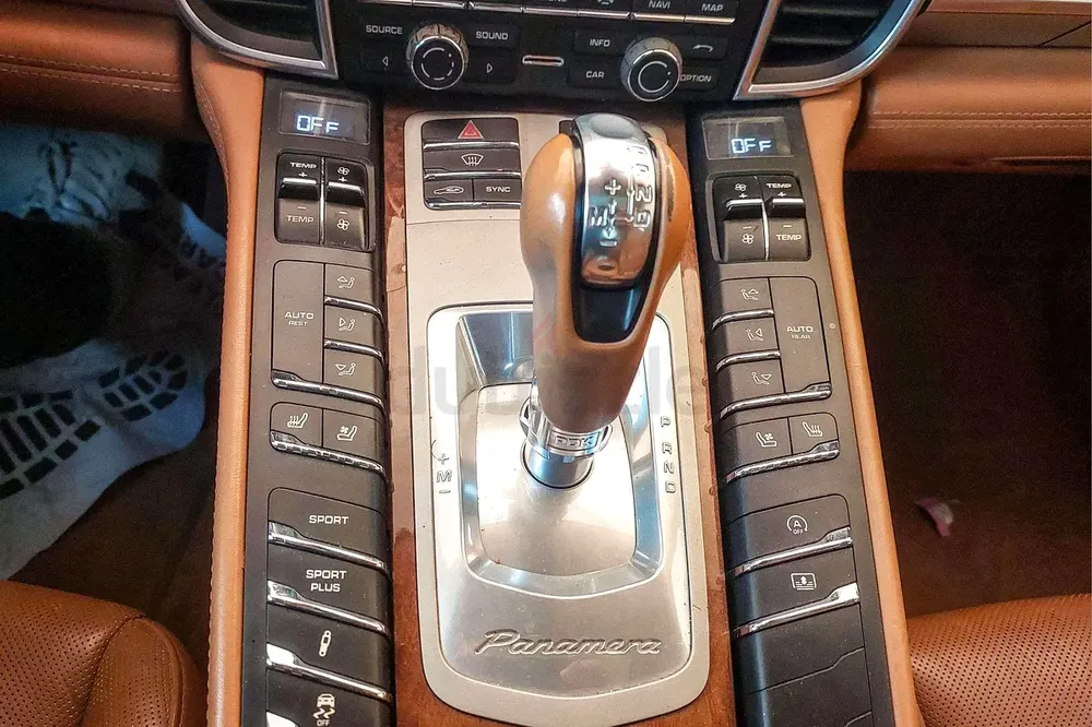 AED 3133/month | 2016 Porsche Panamera  | GCC Specs | Ref#420666 - Image 13