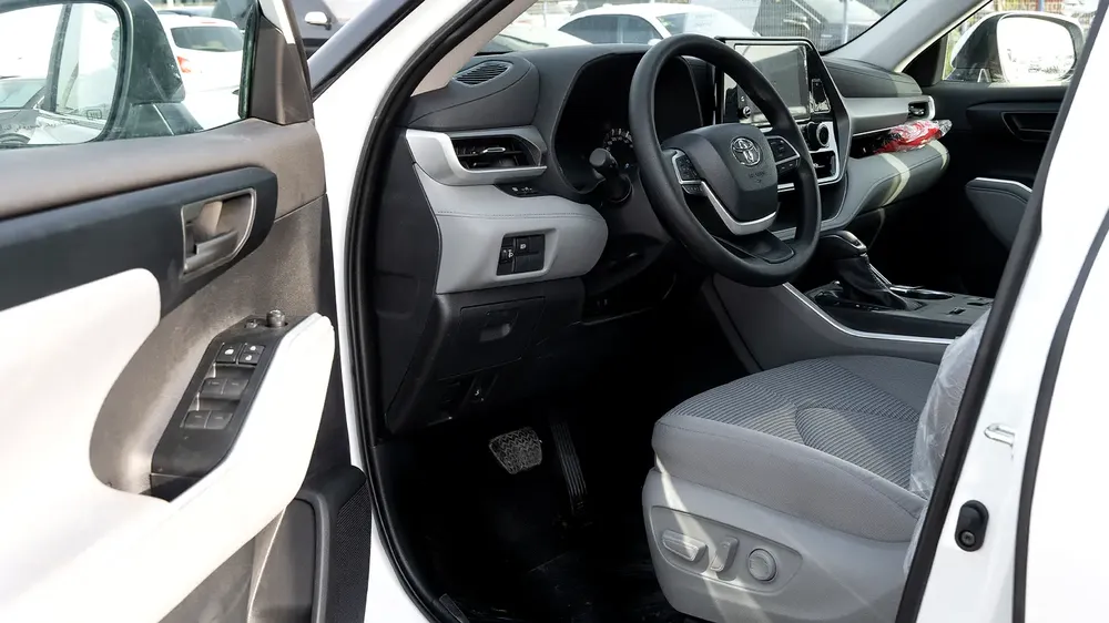 2026 Toyota Highlander LE 2.5 AT Hybrid - Image 8
