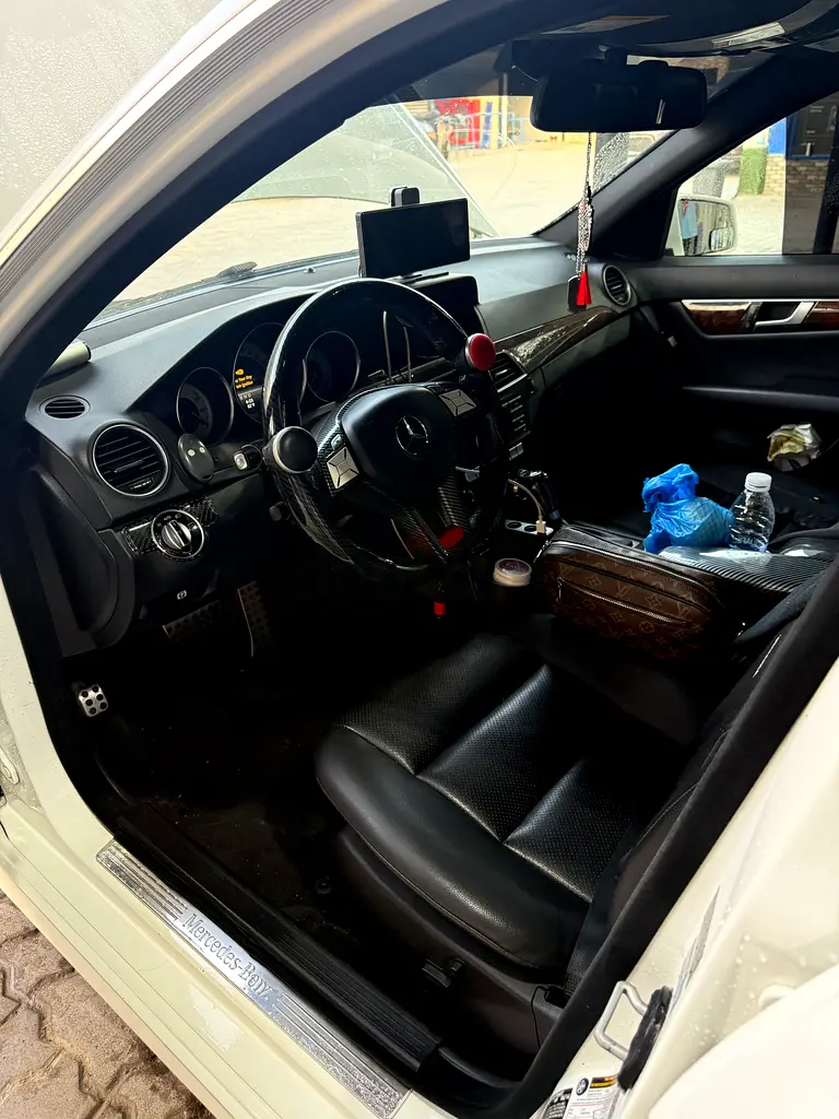 Mercedes-Benz C-Class C250 2014 - American Specs - Image 4