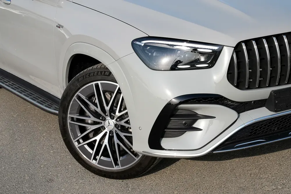 Mercedes-Benz GLE 53 4MATIC+ Coupe 2026 - Korean Specs - GCC Stock - Image 5