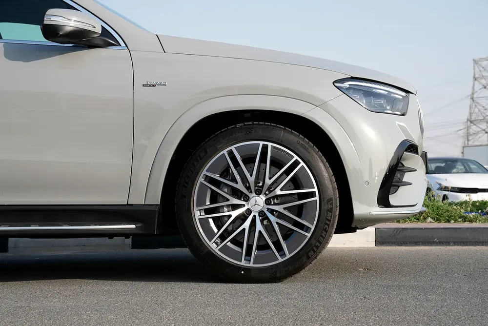 Mercedes-Benz GLE 53 4MATIC+ Coupe 2026 - Korean Specs - GCC Stock - Image 6