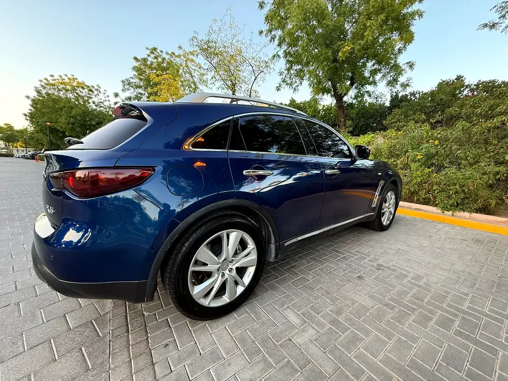 Infiniti FX35 Luxury 2012 GCC Specs - Excellent Condition - Image 5