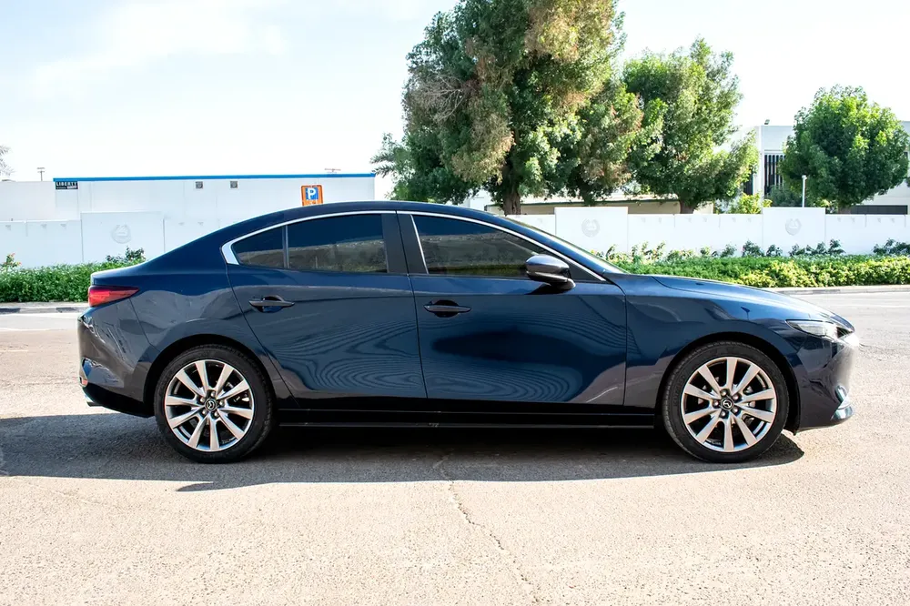 MAZDA 3 EVOLVE SEDAN -2.0L-2022-GCC-0% DP-FINANCE 5 YEARS - Image 4