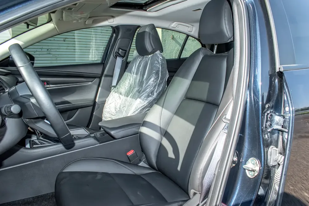 MAZDA 3 EVOLVE SEDAN -2.0L-2022-GCC-0% DP-FINANCE 5 YEARS - Image 9