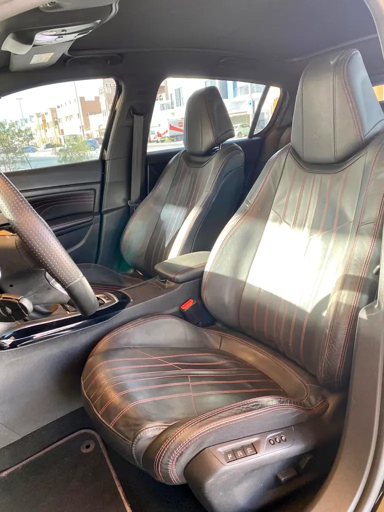 2018 PEUGEOT 308 GT LINE || GCC || FULL OPTION PANORAMA || FULL SERVICE HISTORY || PRISTINE CONDTION - Image 13