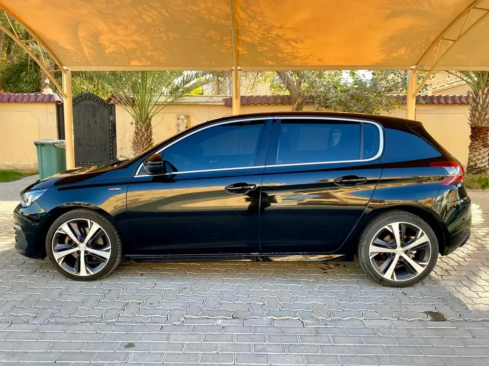 2018 PEUGEOT 308 GT LINE || GCC || FULL OPTION PANORAMA || FULL SERVICE HISTORY || PRISTINE CONDTION - Image 4