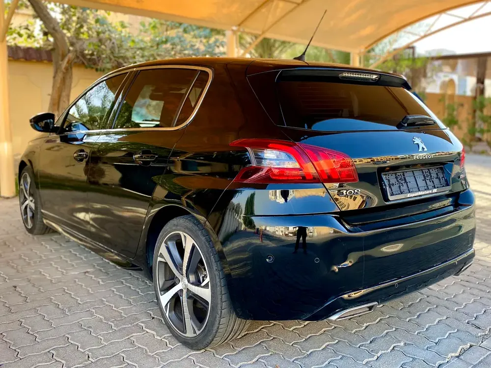 2018 PEUGEOT 308 GT LINE || GCC || FULL OPTION PANORAMA || FULL SERVICE HISTORY || PRISTINE CONDTION - Image 7