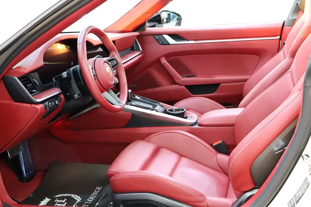 Porsche 911 Targa 4 GTS | GCC Specs | 2025 - Image 10