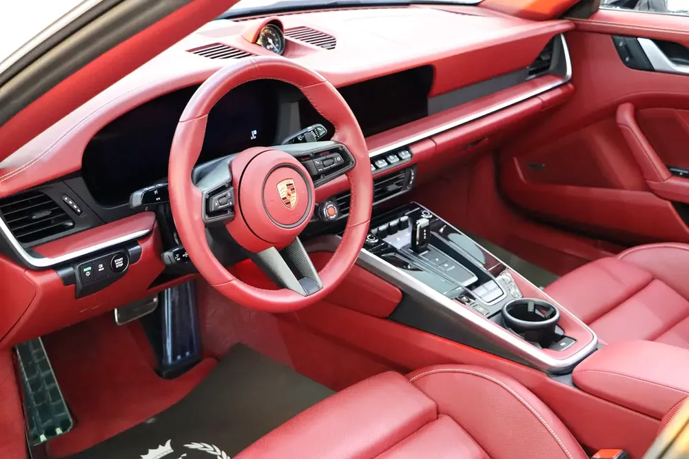 Porsche 911 Targa 4 GTS | GCC Specs | 2025 - Image 11