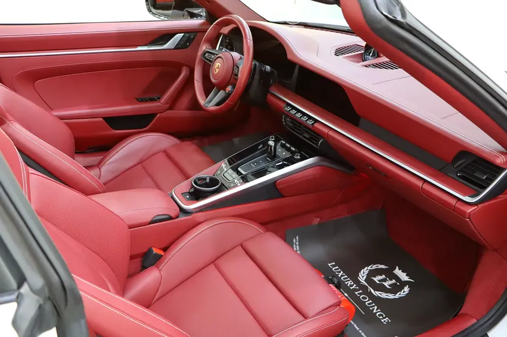 Porsche 911 Targa 4 GTS | GCC Specs | 2025 - Image 15