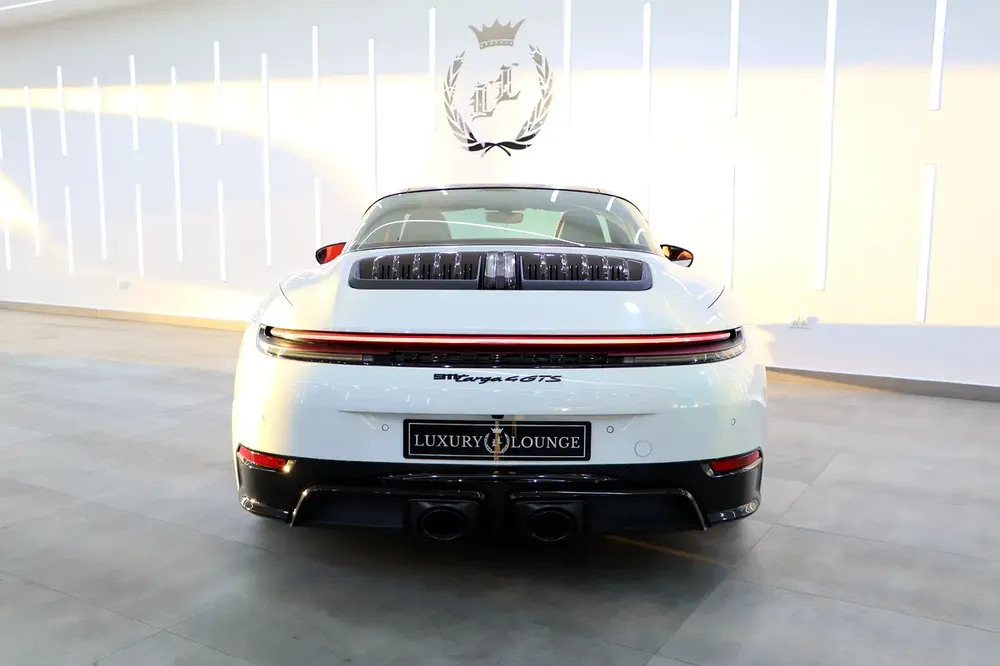 Porsche 911 Targa 4 GTS | GCC Specs | 2025 - Image 7