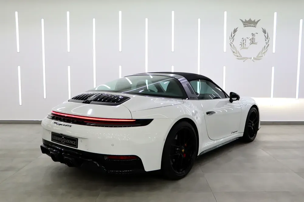 Porsche 911 Targa 4 GTS | GCC Specs | 2025 - Image 8