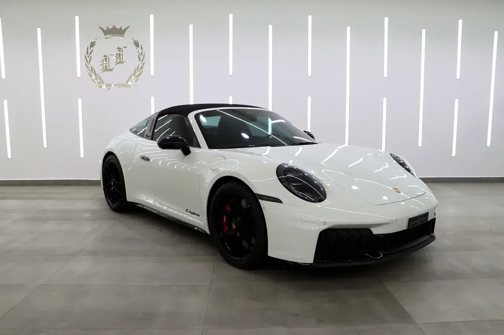 Porsche 911 Targa 4 GTS | GCC Specs | 2025 - Image 9