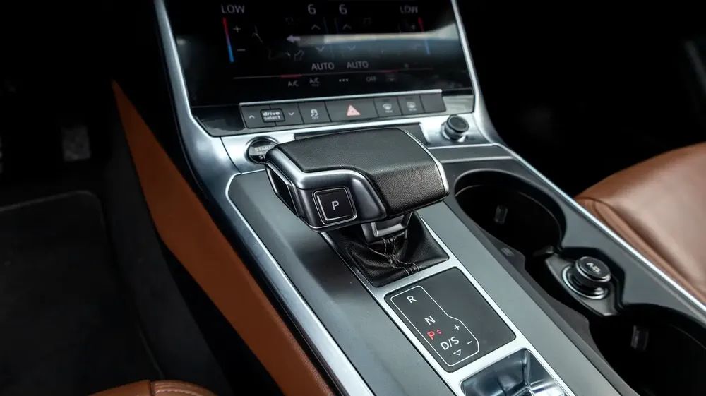 Audi A6 40 TFSI 2024 - GCC Specs under Agency Warranty and Service Contract - Image 14