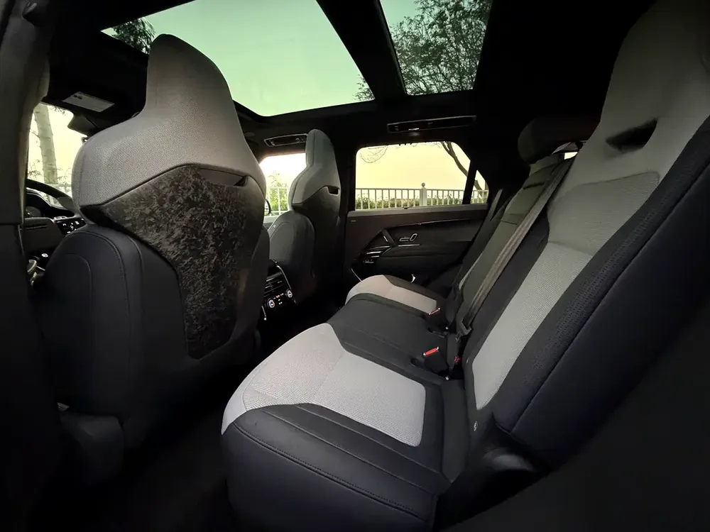 2025 Land Rover Range Rover Sport SV - American Specs - Brand New - Image 12