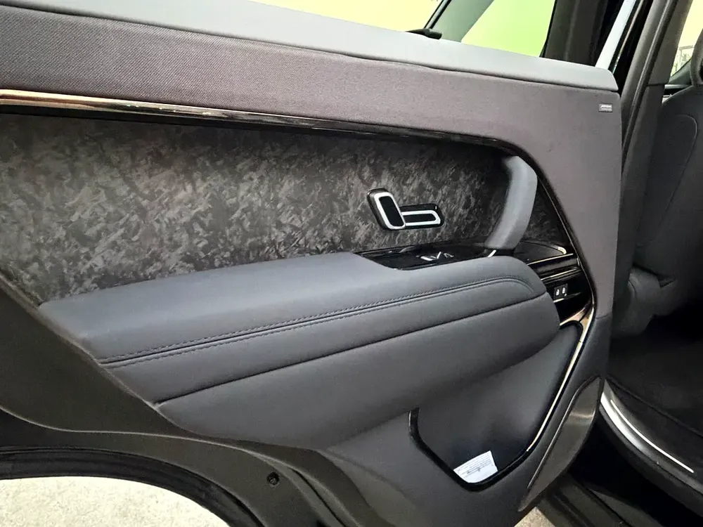 2025 Land Rover Range Rover Sport SV - American Specs - Brand New - Image 14