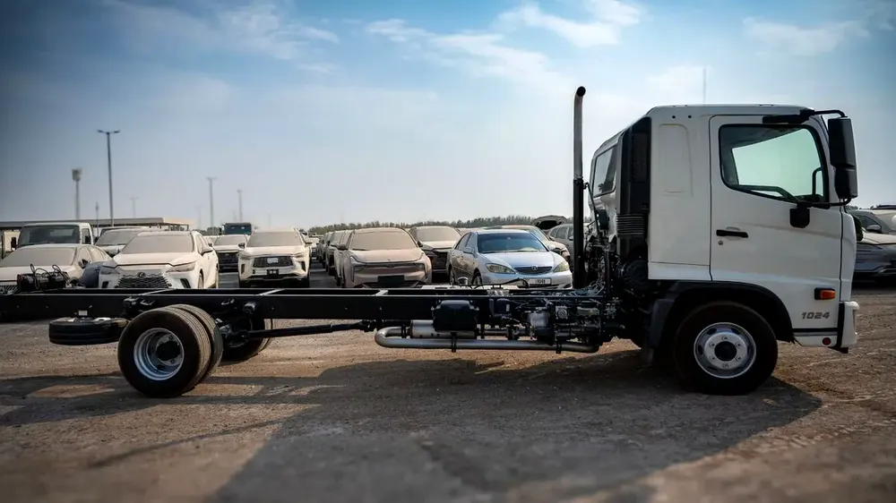 Hino 500 Series FD 1024 4X2 Truck Chassis with A/C 2024 - GCC Specs - Brand new - Image 8