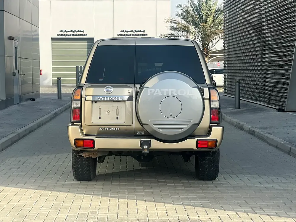 نيسان باترول سفارى صبغ وكالة بحالة ممتازة جدا جدا - Image 4