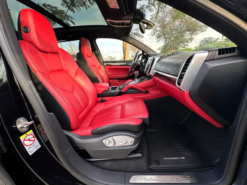 PORSCHE CAYENNE PLATINUM EDITION 2017 GCC LOW MILEAGE FULL SERVICE HISTORY NO ACCIDENTS - Image 10