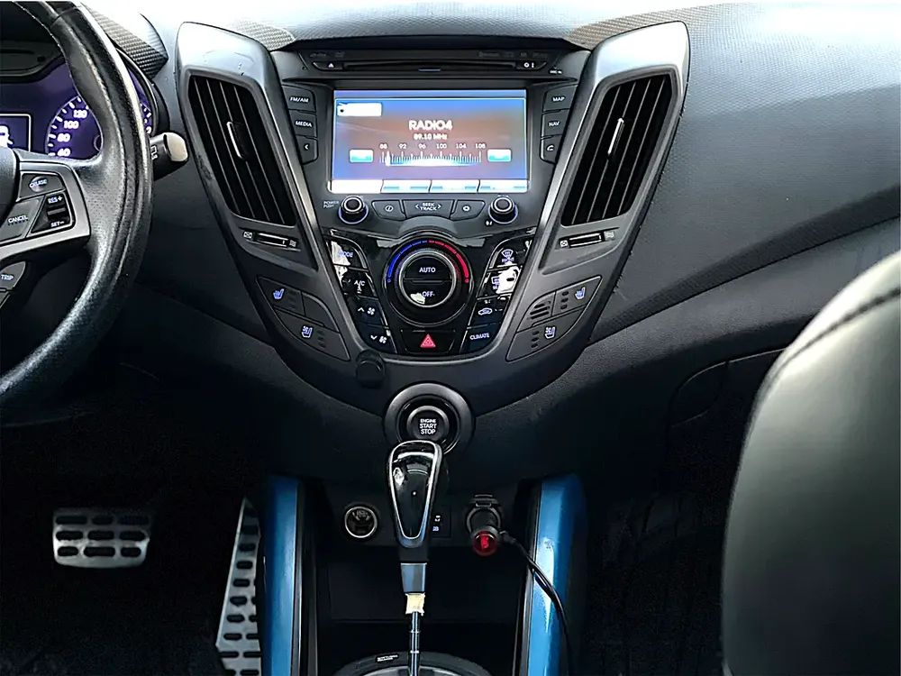AED 755 P.M | 2016 Hyundai Veloster Turbo GCC Specs - Sporty Hatchback! - Image 12