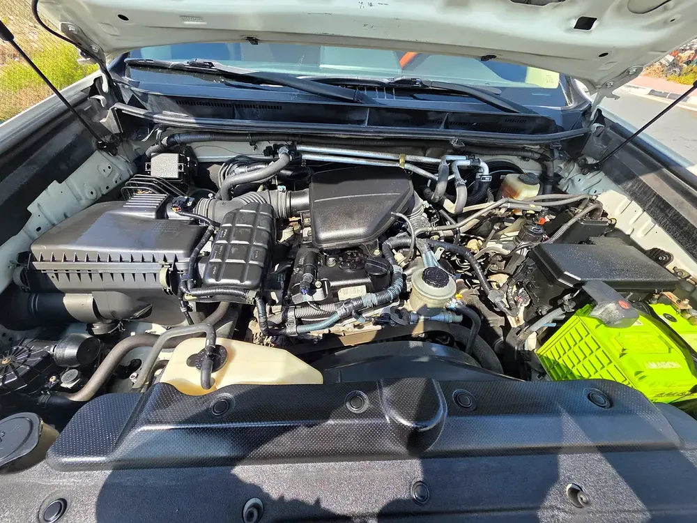 Toyota prado // Gcc space // Cylinder 4 // No Accident // no reprint // Good conditions - Image 8