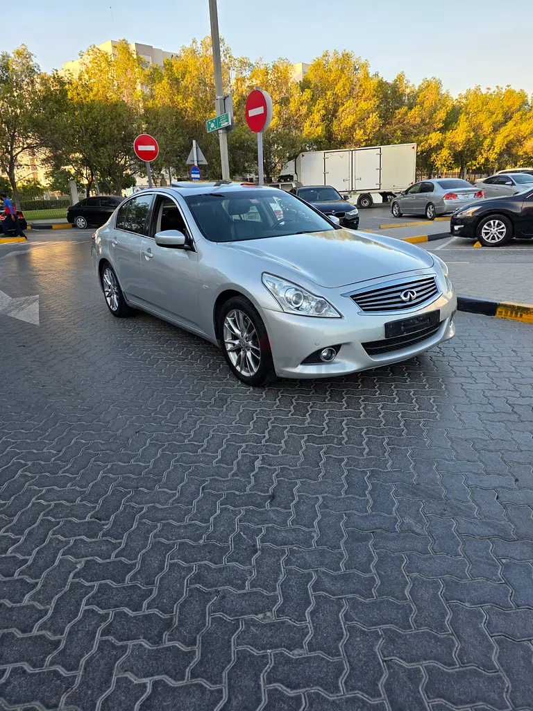 Infiniti G25 S 2014 Model Gcc full option perfect condition just buy and drive - Image 10