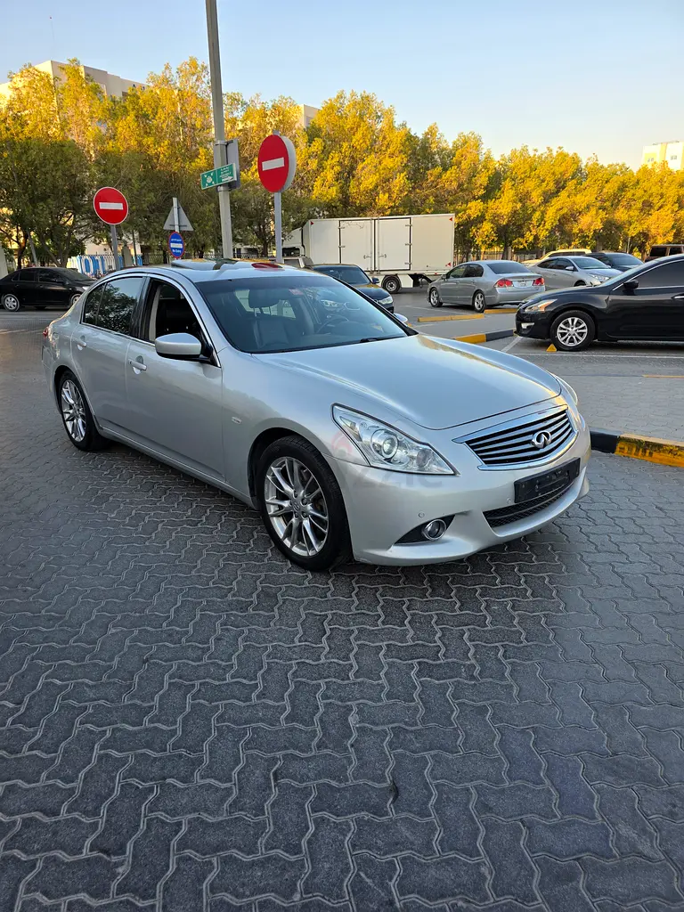 Infiniti G25 S 2014 Model Gcc full option perfect condition just buy and drive - Image 11