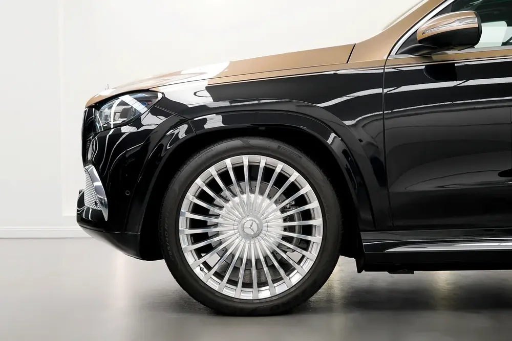 2021 Mercedes-Maybach GLS 600 / Dual Tone / Low Mileage / Pristine Condition - Image 6