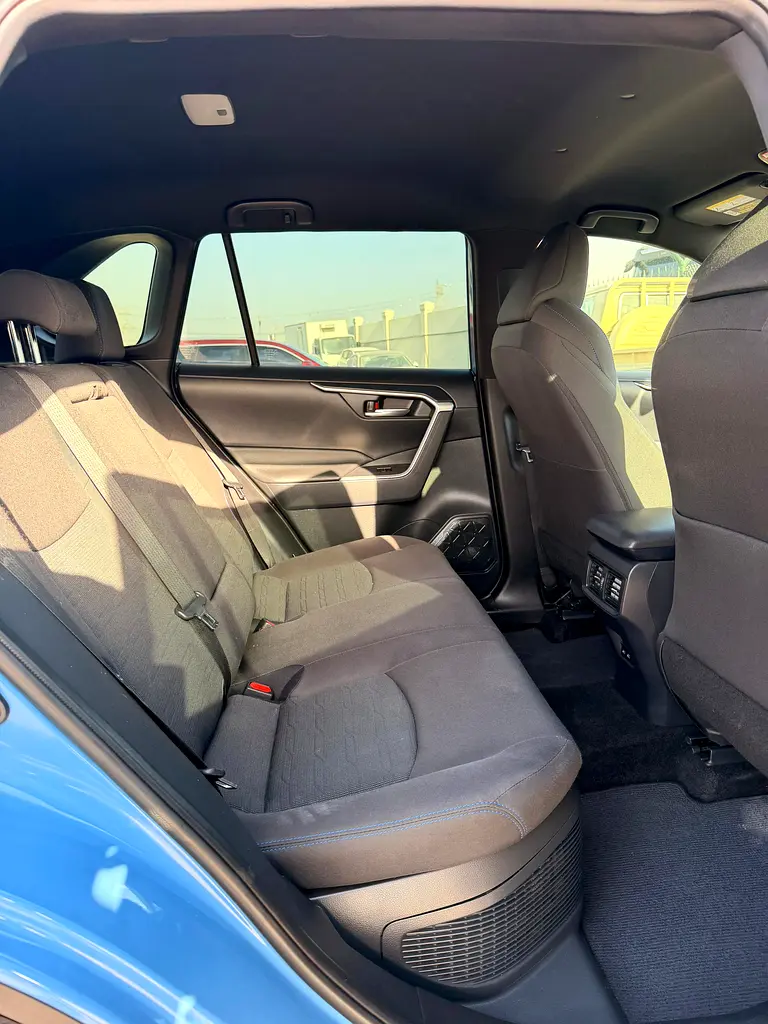 2022 Toyota RAV4 SE  4x4  - Well Maintained Full Option - Image 11