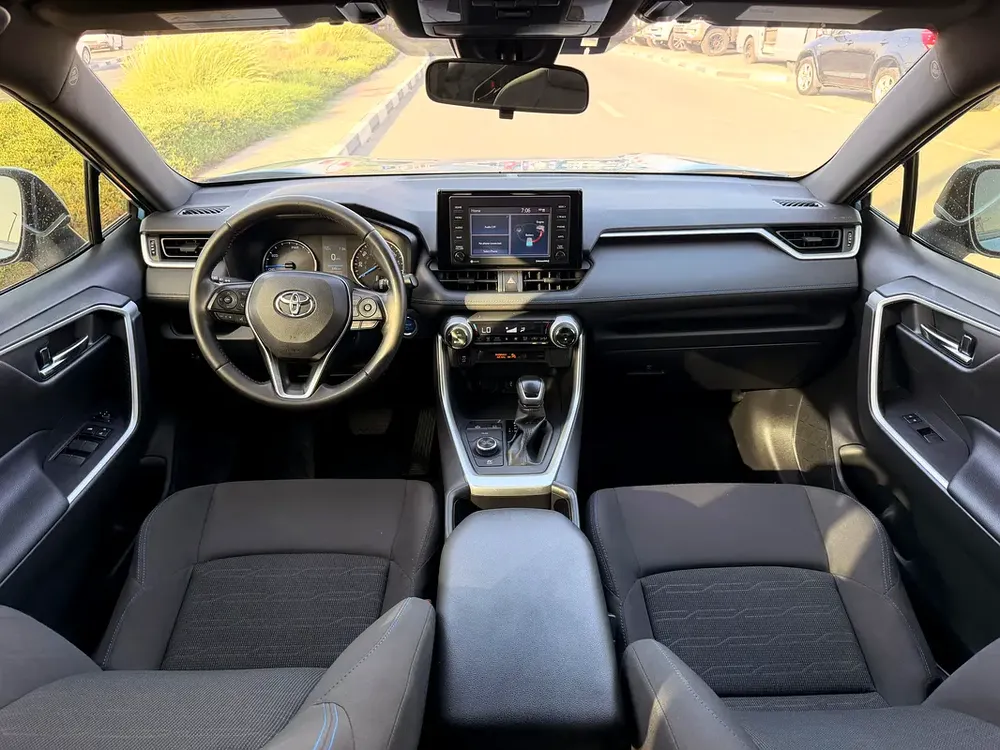 2022 Toyota RAV4 SE  4x4  - Well Maintained Full Option - Image 4
