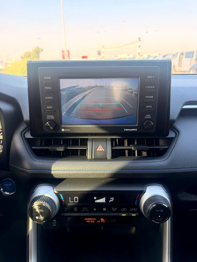 2022 Toyota RAV4 SE  4x4  - Well Maintained Full Option - Image 5