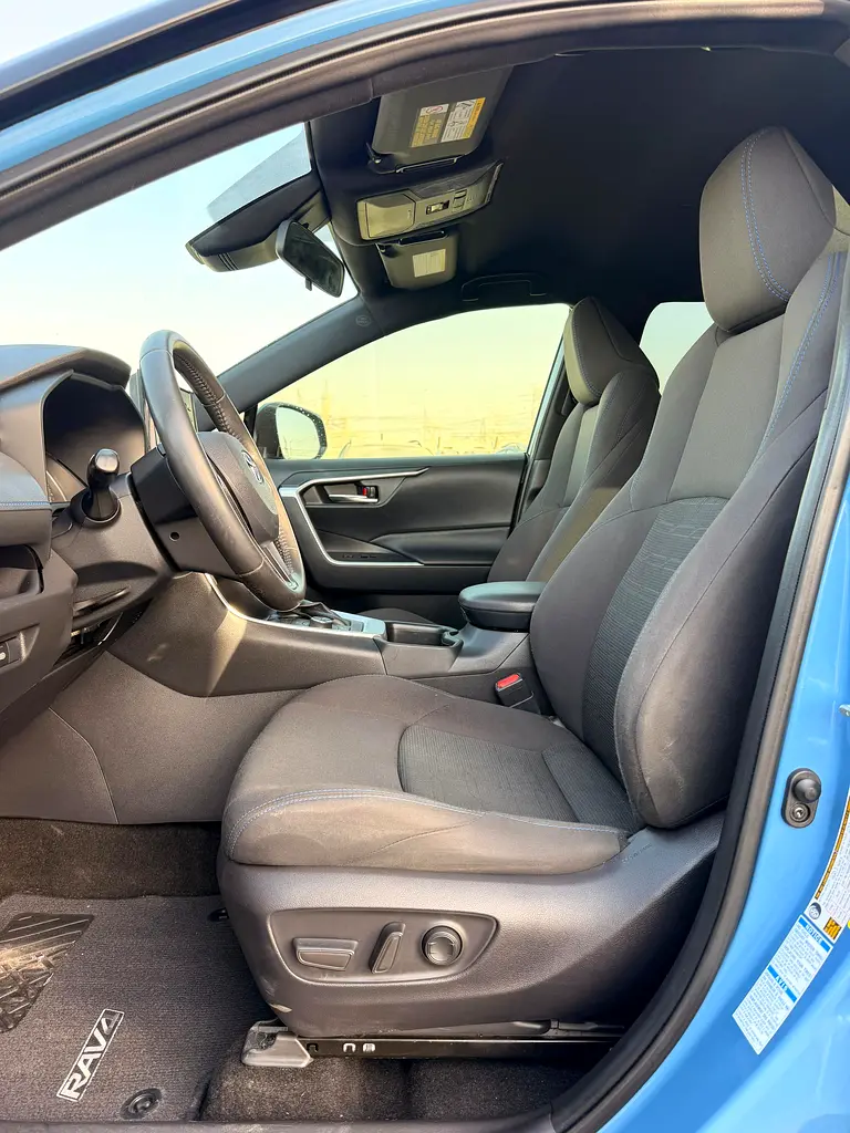 2022 Toyota RAV4 SE  4x4  - Well Maintained Full Option - Image 8