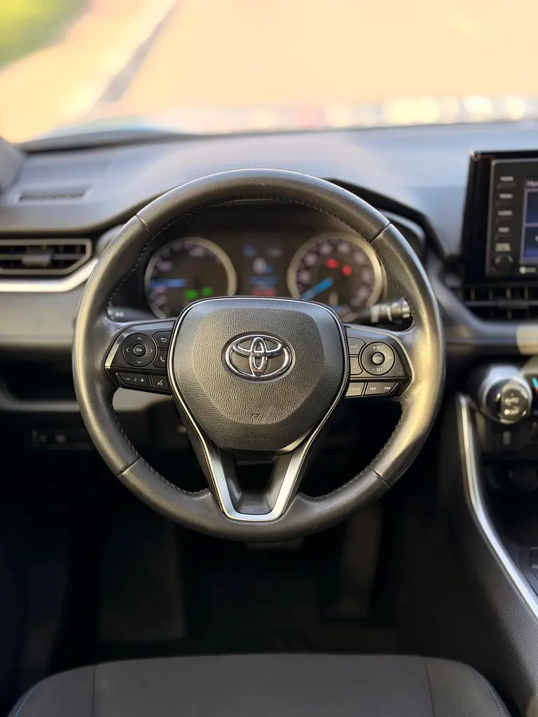 2022 Toyota RAV4 SE  4x4  - Well Maintained Full Option - Image 9