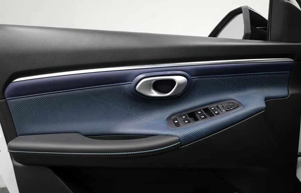 GCC | GS3 EMZOOM | Agency Warranty 5 Years or 150,000 KM | 2027 Brand New. - Image 9