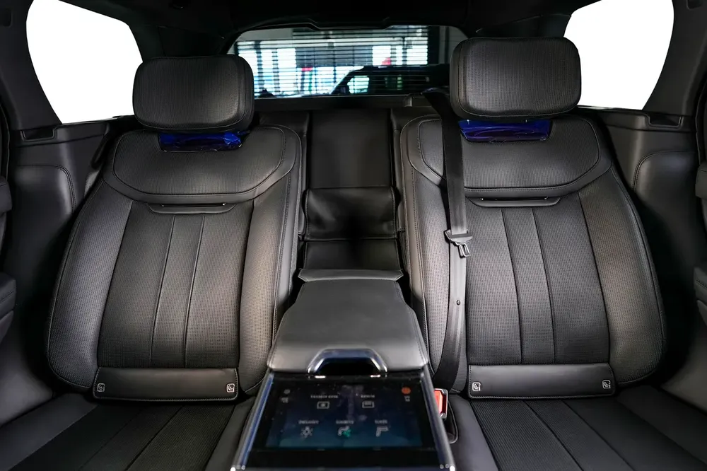 Range Rover  SV-GCC-Land Rover Full Service History-Land Rover warranty and service package - Image 19