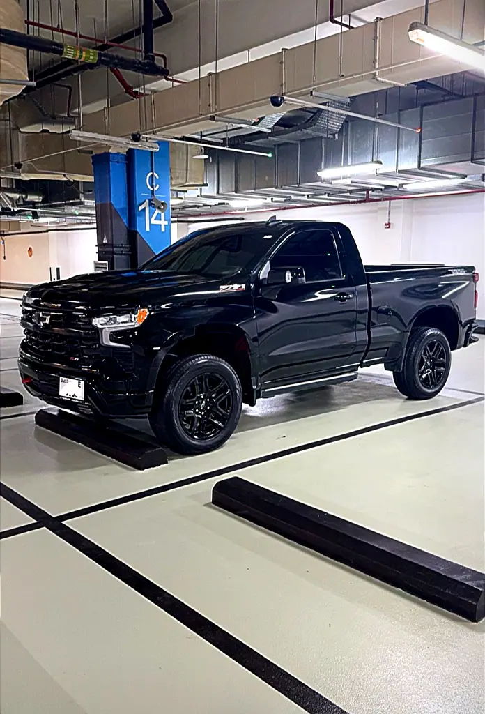 2023 Chevrolet Silverado 1500 LT Trail Boss - GCC Specs - Like New! - Image 4