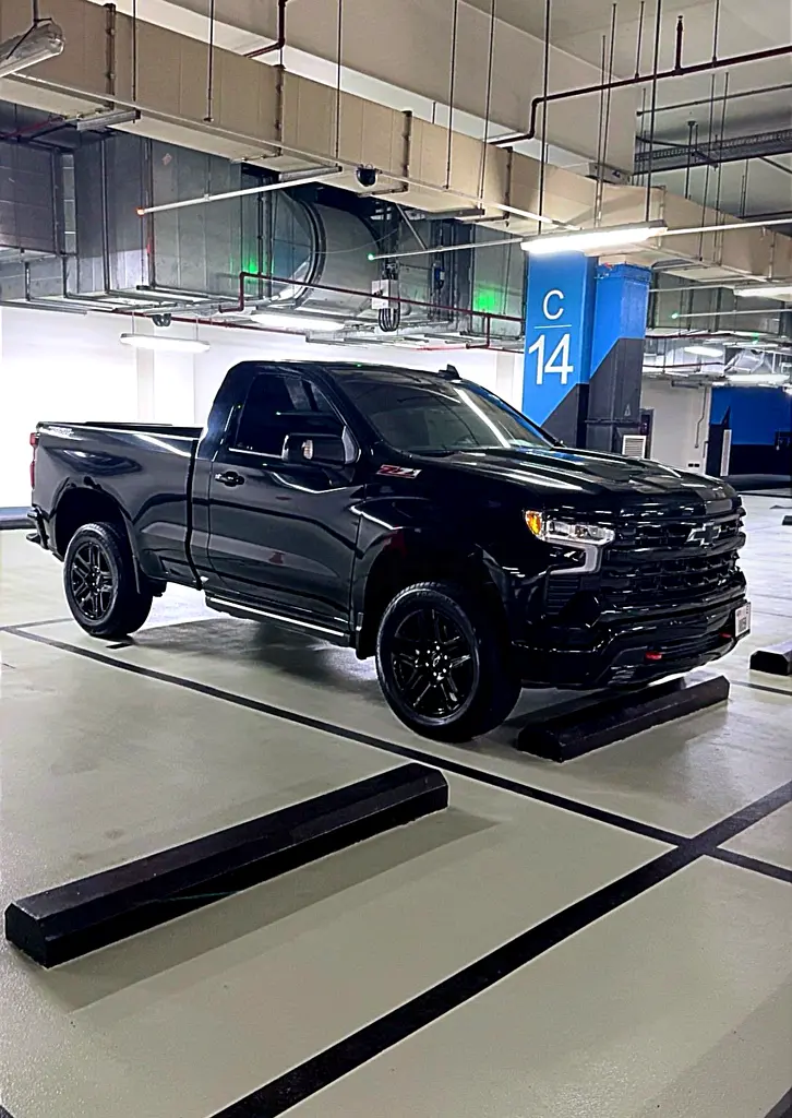 2023 Chevrolet Silverado 1500 LT Trail Boss - GCC Specs - Like New! - Image 5