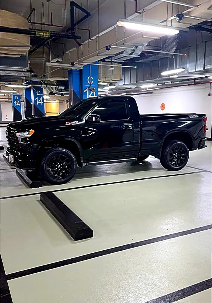 2023 Chevrolet Silverado 1500 LT Trail Boss - GCC Specs - Like New! - Image 6