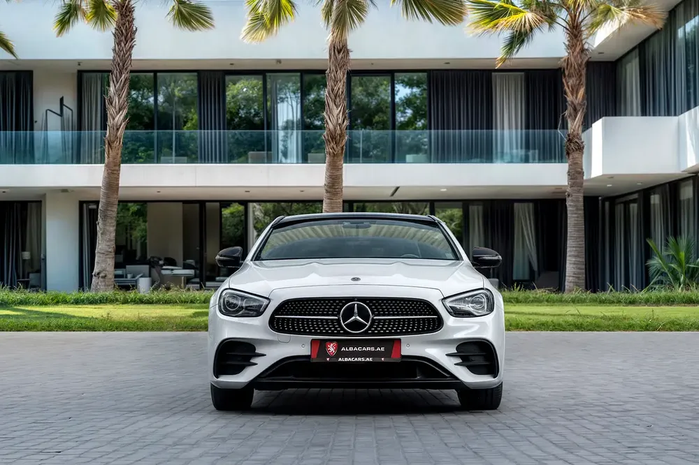 3,721 P.M |  E300 | 0% Downpayment | E300 MERCEDES WARRANTY & SERVICE CONTRACT! - Image 4