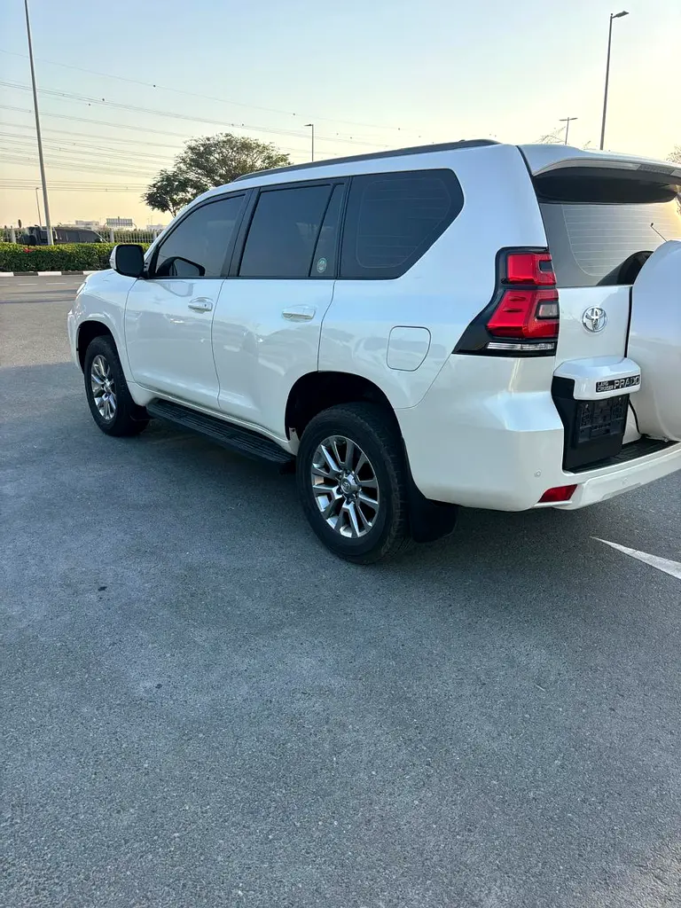 PRADO 2021 GXR V6 4.0L FULL OPTION , GCC  AL FUTTAIM + ORGINAL PAINT 100% - Image 4