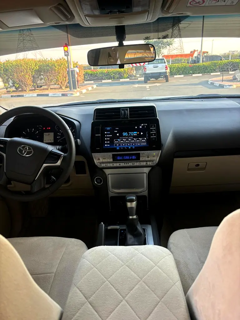 PRADO 2021 GXR V6 4.0L FULL OPTION , GCC  AL FUTTAIM + ORGINAL PAINT 100% - Image 6