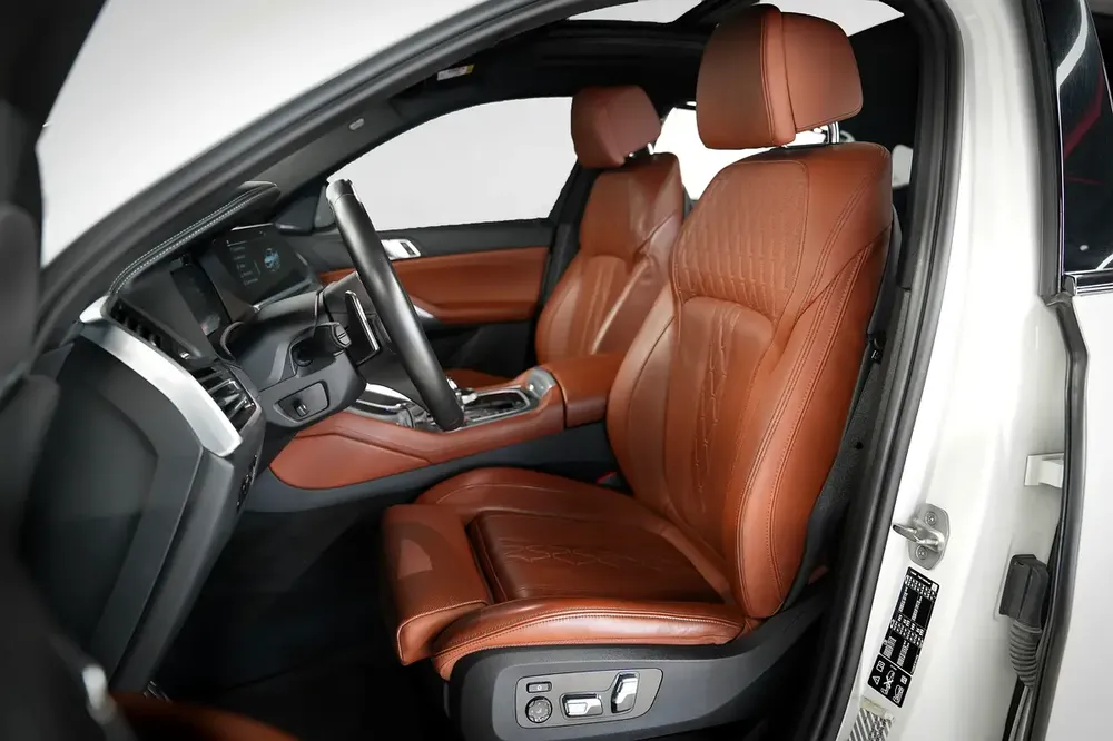 2023 I BMW X6 I XDRIVE 40i I M SPORT I GCC I SERVICE CONTRACT AND  WARRANTY TILL 11/2027 - Image 13