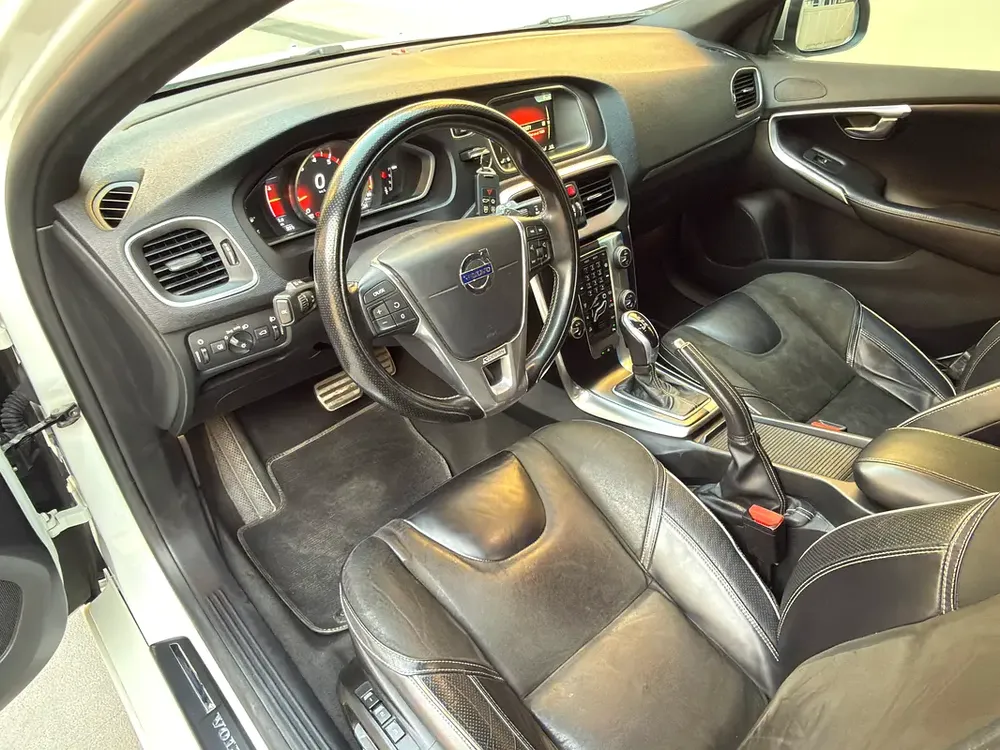 GULF SPECS 2016 VOLVO V40 T5 R-DESIGN 2.0LITRE V4 TURBO-CHARGED (AGENCY MAINTAINED TILL-DATE) - Image 10