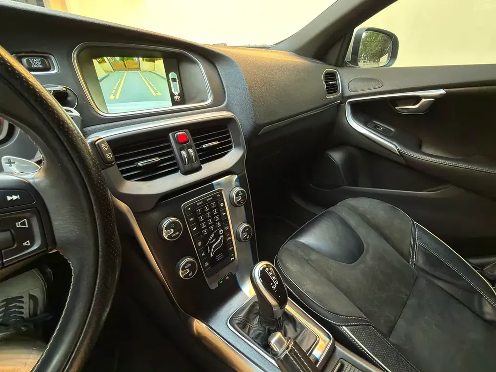GULF SPECS 2016 VOLVO V40 T5 R-DESIGN 2.0LITRE V4 TURBO-CHARGED (AGENCY MAINTAINED TILL-DATE) - Image 14